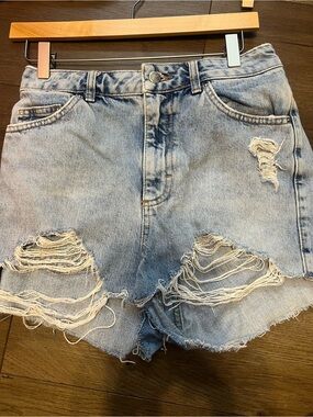 Topshop Light Blue Distressed Denim Cutoff Shorts size 6